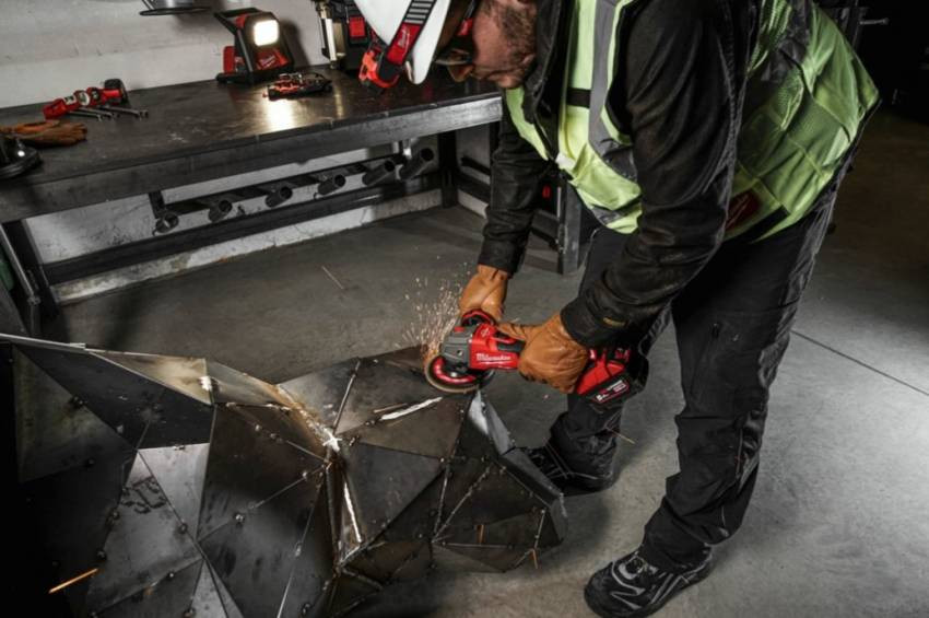 Кутошліфувальна машина 125мм MILWAUKEE M18 FSAG125XB-0X FUEL 4933478429-4933478429
