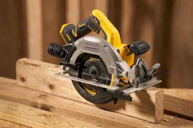Пила циркулярна акумуляторна STANLEY FATMAX SFMCS550B-SFMCS550B
