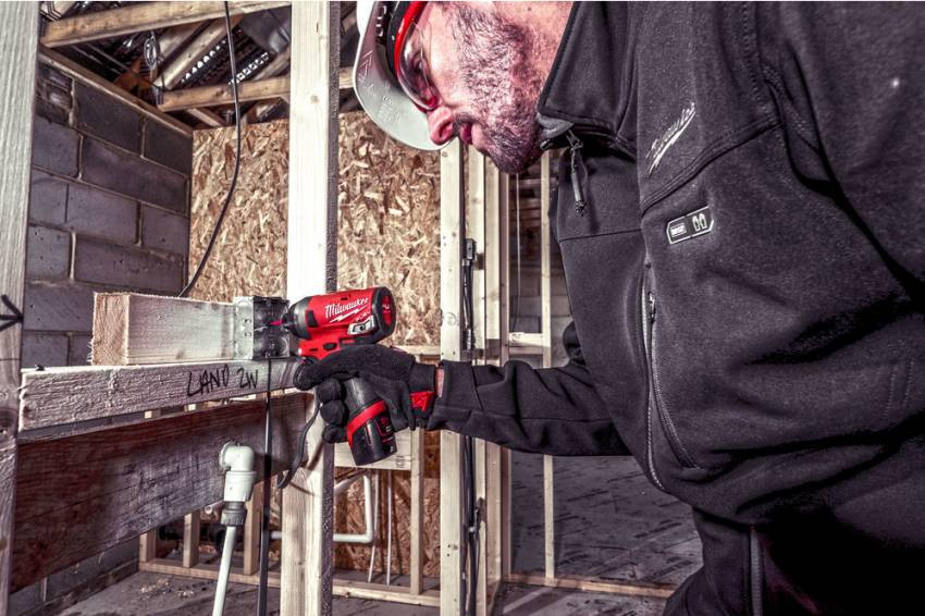 Гвинтоверт акумуляторний 1/4" HEX MILWAUKEE, M12 FID-202X, 147Нм (зарядний пристрій, 2 акум.Х 2Ач, HDкейс)-4933459823