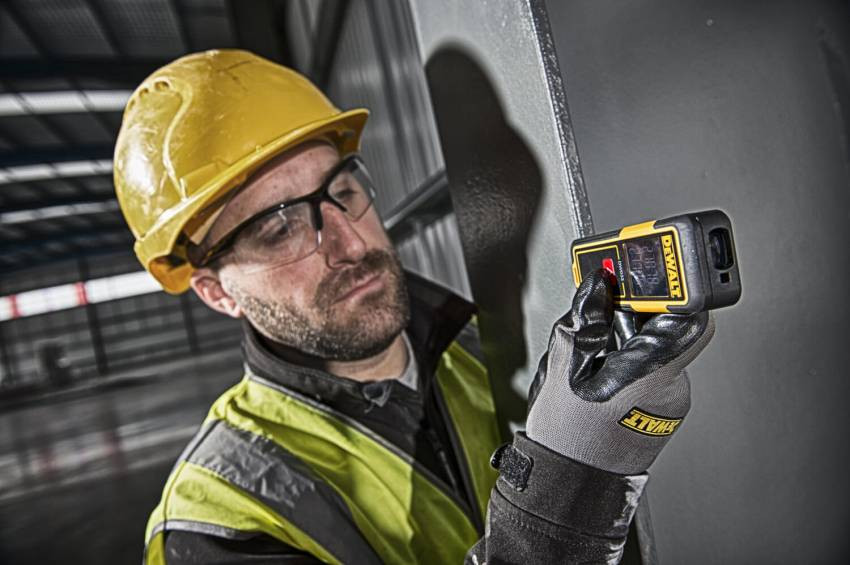 Далекомір лазерний DeWALT DW033-DW033