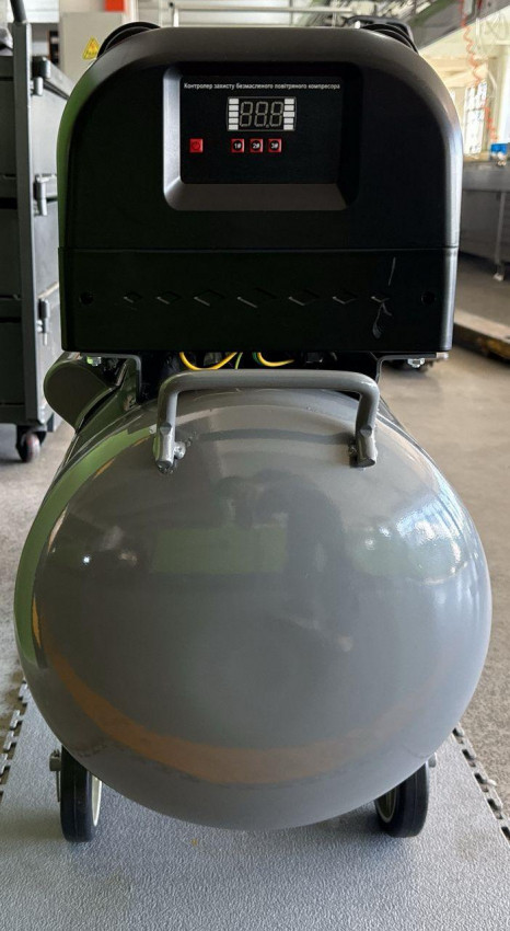 Безмасляний поршневий компресор Mast MOF1680/3x1500-120L-MOF1680/3x1500-120L