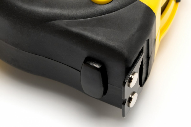 Рулетка з магнітами MASTERTOOL 8 м 25 мм нейлонове покриття 64-8025-64-8025