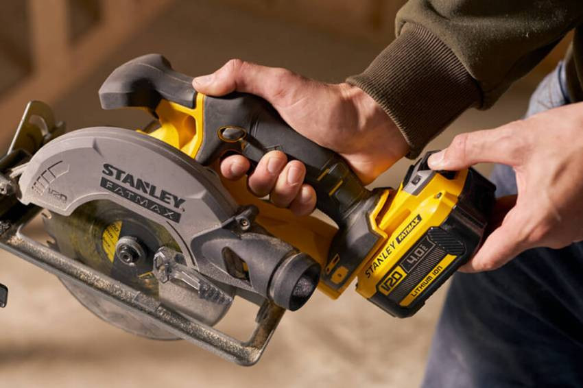 Пила циркулярна акумуляторна STANLEY FATMAX SFMCS500B-SFMCS500B