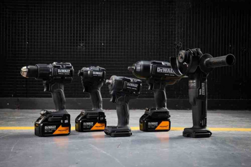 Набір з п’яти інструментів акумуляторних безщіткових McLaren F1 TEAM SPECIAL EDITION DeWALT DCK5222MP3T-DCK5222MP3T
