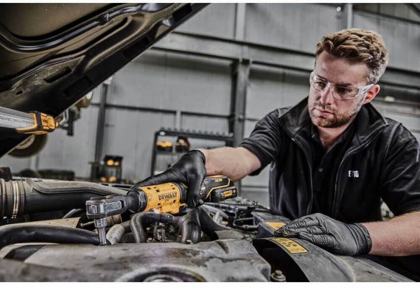 Гайкокрут кутовий - ключ-храповик акумуляторний безщітковий DeWALT DCF503L1G-DCF503L1G
