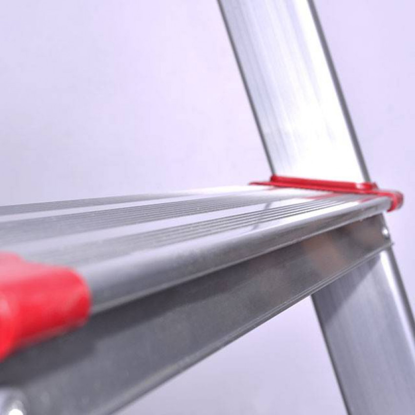 Драбина з алюмінію, 5 сходинок, висота до платформи 1065мм INTERTOOL LT-1005-LT-1005