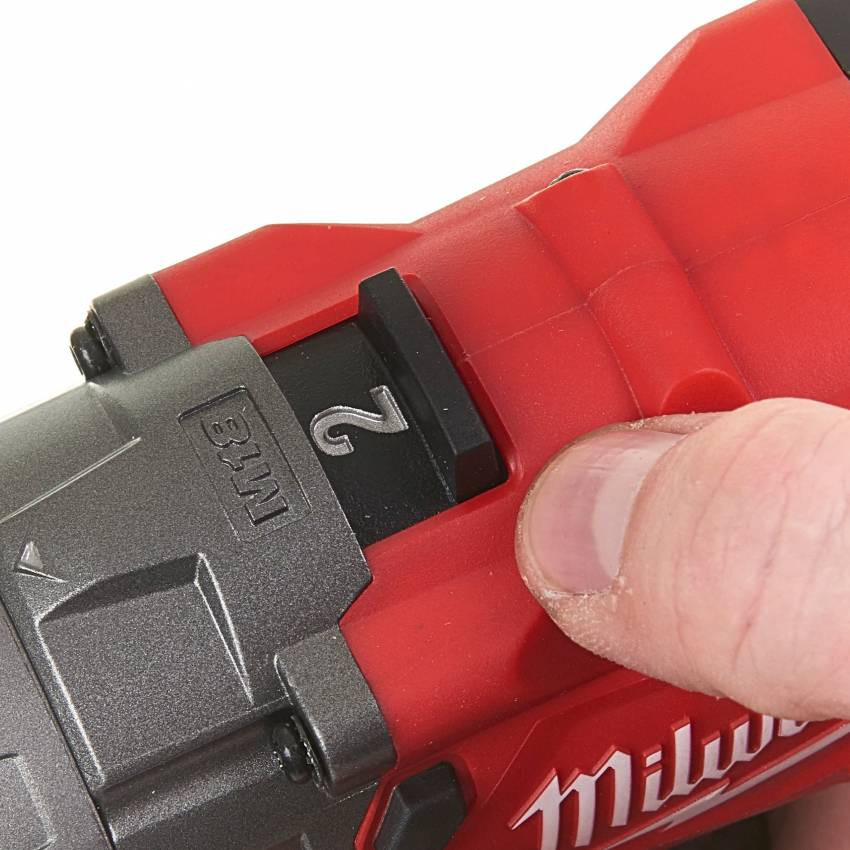 Дриль-шуруповерт акумуляторний MILWAUKEE, M18 FDD2-502X,135Нм (зарядний пристрій, 2 акум.Х 5Ач, HDкейс)-4933464267