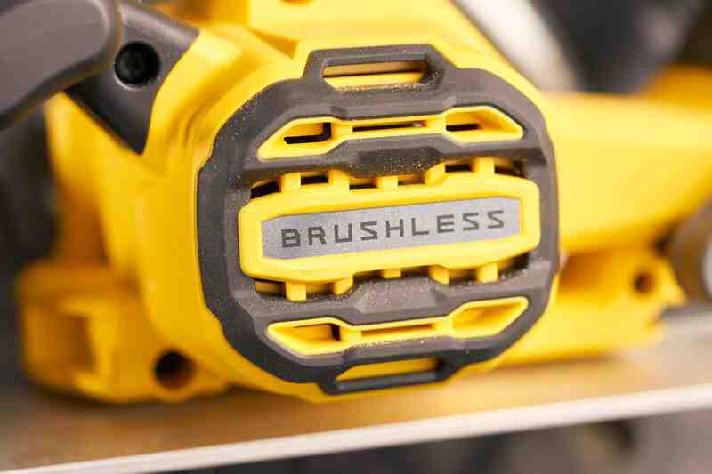 Пила циркулярна акумуляторна STANLEY FATMAX SFMCS550B-SFMCS550B