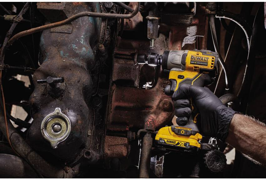 Гайковерт ударний акумуляторний безщітковий DeWALT DCF902N-DCF902N