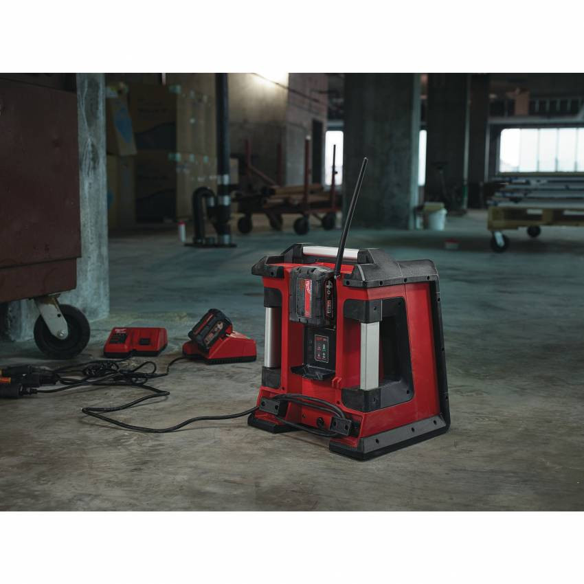 Радиоприемник/зарядное устройство MILWAUKEE, M18 RC-0-4933446639