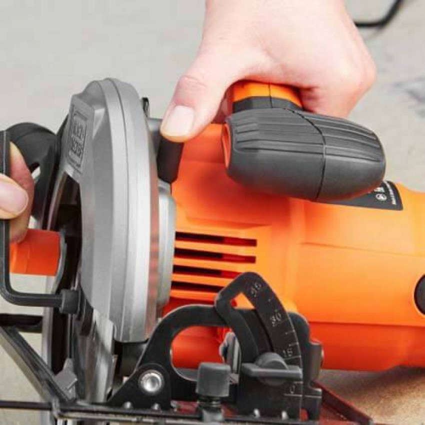 Пила дискова мережева BLACK DECKER CS1550-CS1550