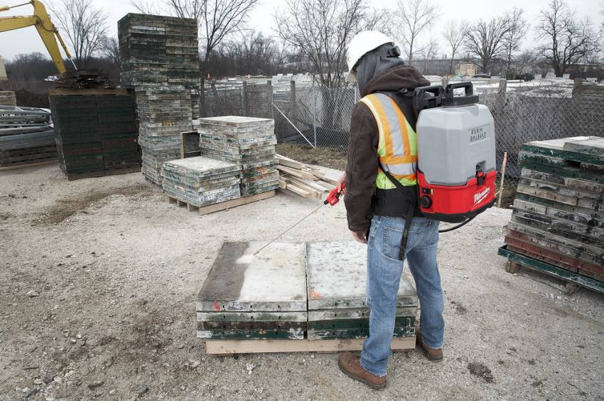 Обприскувач з ємністю для бетону Milwaukee M18 BPFPCCST-0 (4933471371)-4933471371
