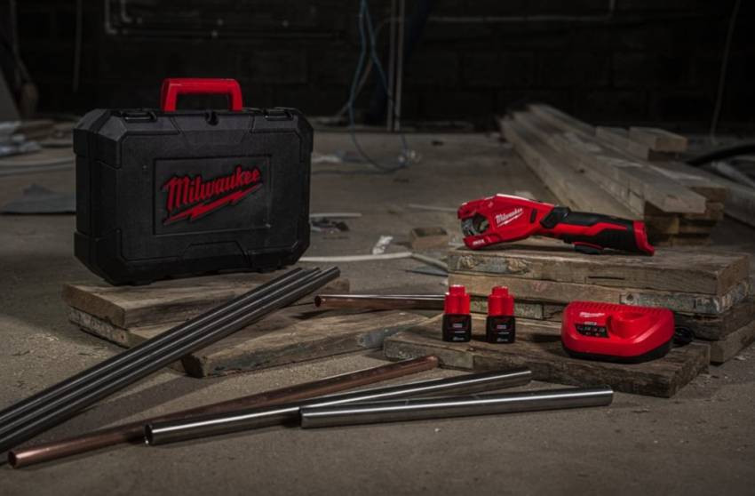 Акумуляторний труборіз по нержавіючій сталі MILWAUKEE M12PCSS-202C-4933479242