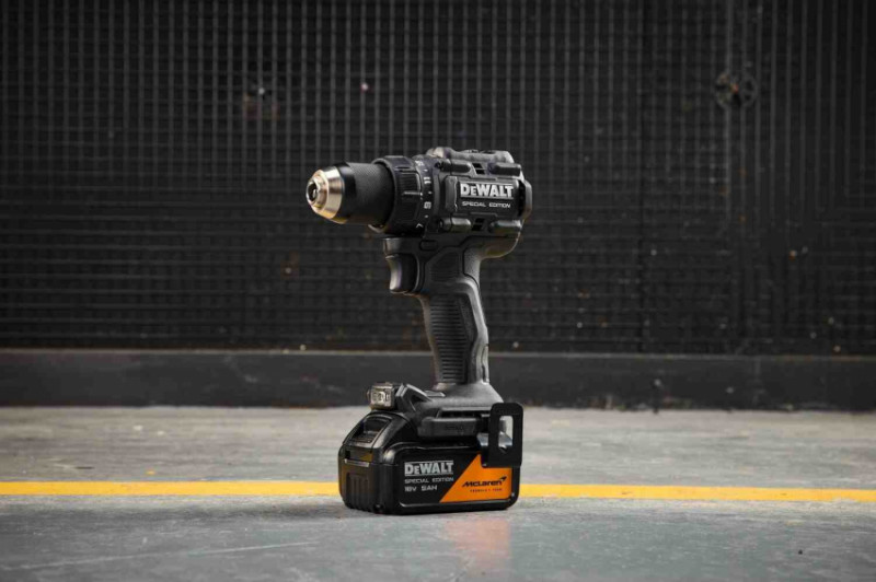 Дриль-шурупокрут McLaren F1 TEAM SPECIAL EDITION DeWALT DCD81MP2T-DCD81MP2T