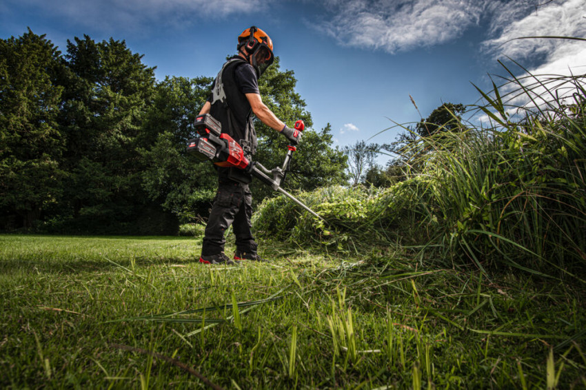 Тример акумуляторний безщiтковий MILWAUKEE M18 F2BCU-0 (2Х18В) (ЗП+2 акум.Х12Аг) FORGE™-4933480860