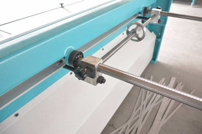 Гільйотинні ножиці Ckemsa EMGA 1320×2,5 мм-EMGA 1320×2,5 мм