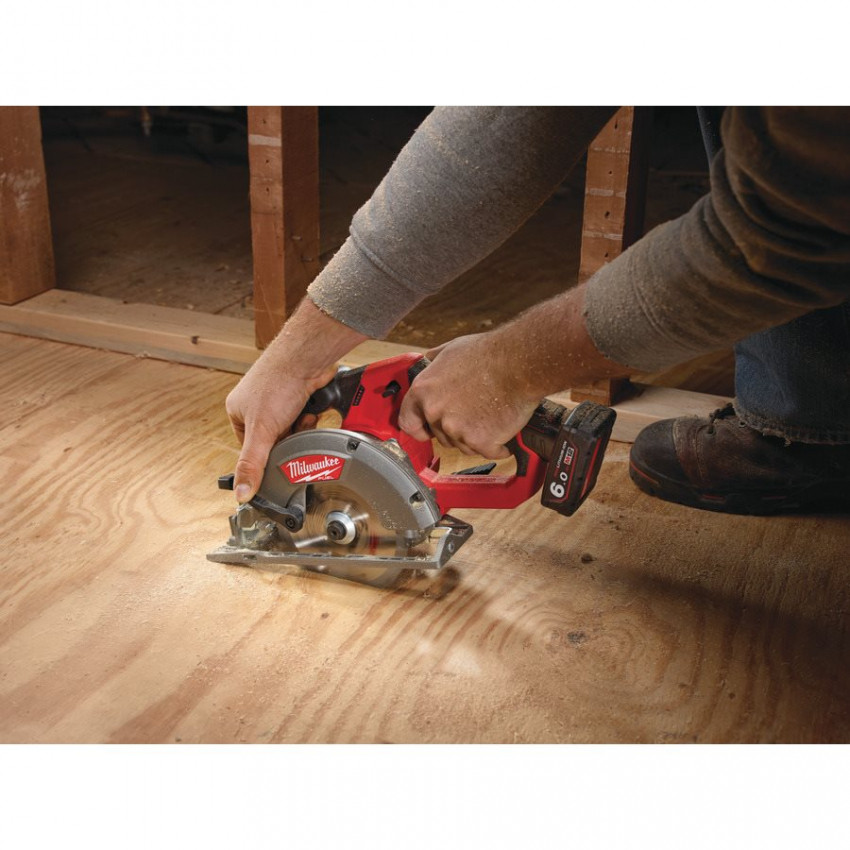 Компактная циркулярная пила MILWAUKEE M12 FUEL CCS44-602X 4933451512-4933451512
