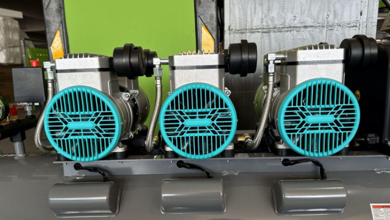 Безмасляний поршневий компресор Mast MOF1680/3x1500-120L-MOF1680/3x1500-120L