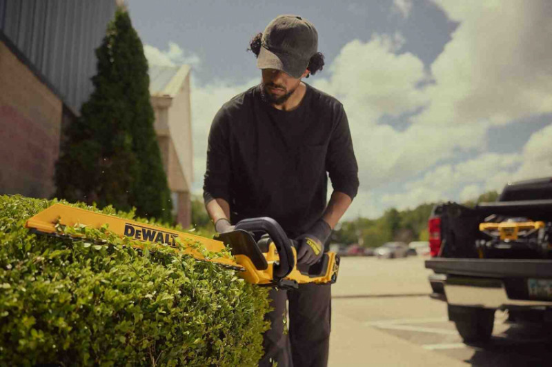 Кущоріз акумуляторний DeWALT DCMHT562N-DCMHT562N
