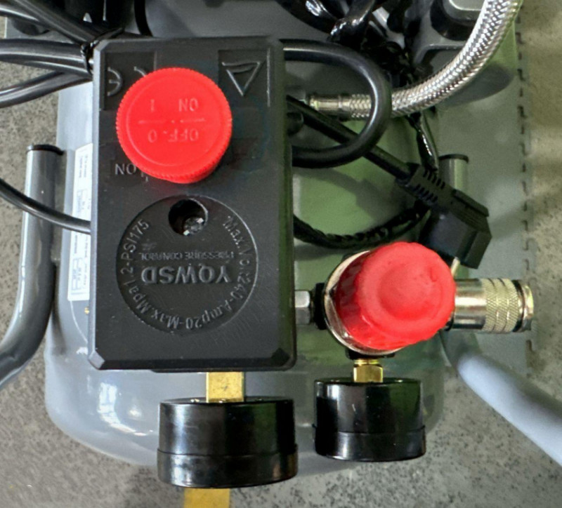 Безмасляний поршневий компресор Mast MOF1680/2x1500-50L-MOF1680/2x1500-50L