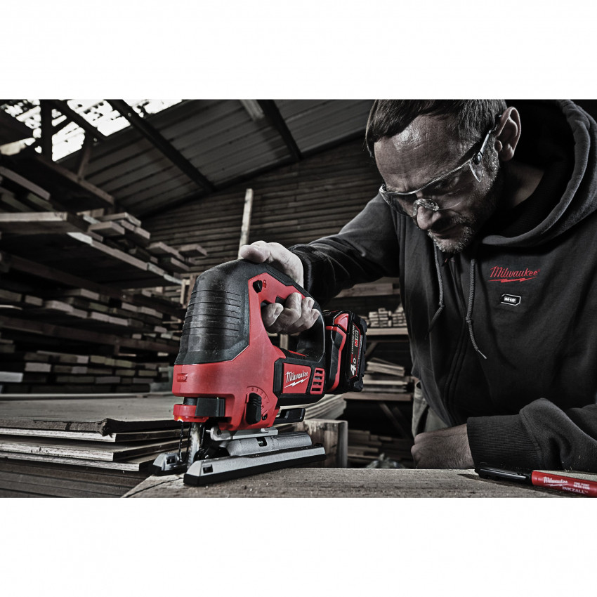 Аккумуляторный лобзик MILWAUKEE M18 BJS-402C 4933451389-4933451389