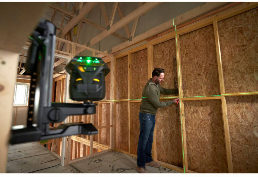 Рівень лазерний FatMax®MultilineGreen трипроменевий площинний самовирівнюючий, чемодан STANLEY FMHT1-77356-FMHT1-77356