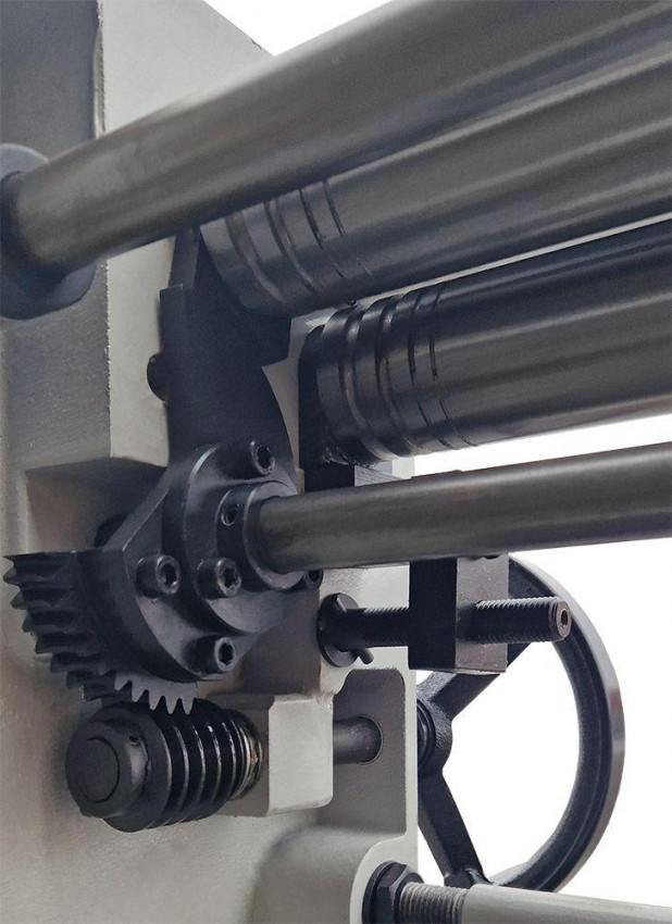 Ручний вальцювальний верстат METCOR W01-2x1250-W01-2x1250