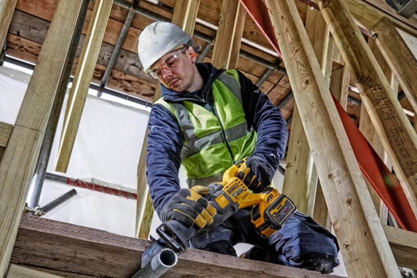Пила шабельна акумуляторна DeWALT DCS389NT-DCS389NT