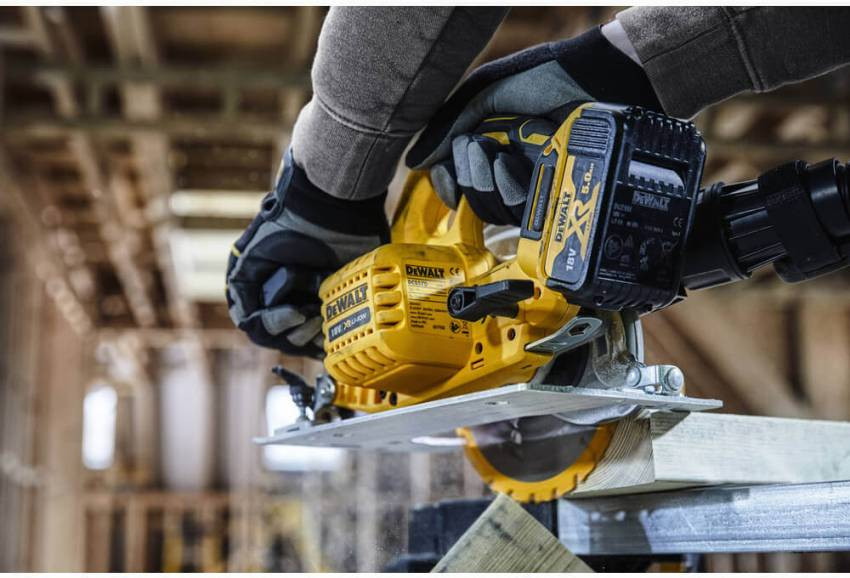 Пила дискова акумуляторна DeWALT DCS570P2-DCS570P2