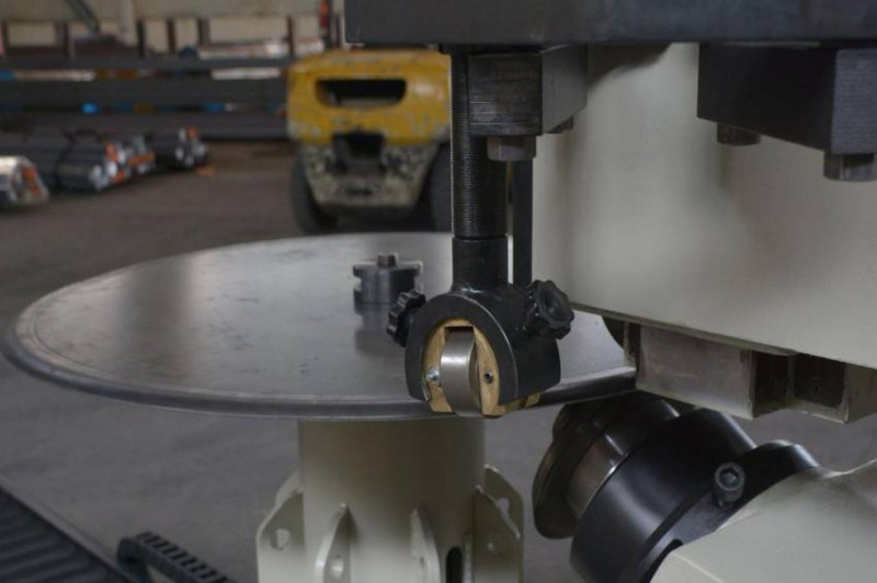 Відбортовочно-відрізний верстат Isitan SDK 6-SDK-6