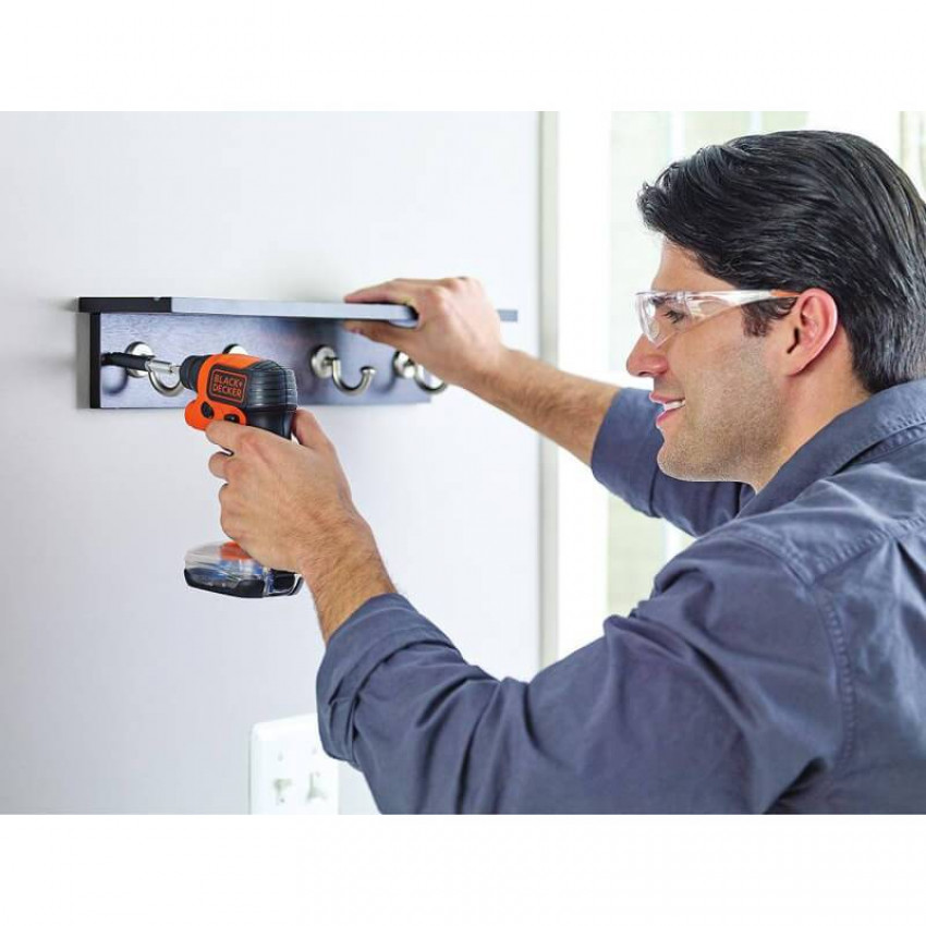 Викрутка-ліхтар акумуляторна BLACK DECKER BDCSFS30C-BDCSFS30C