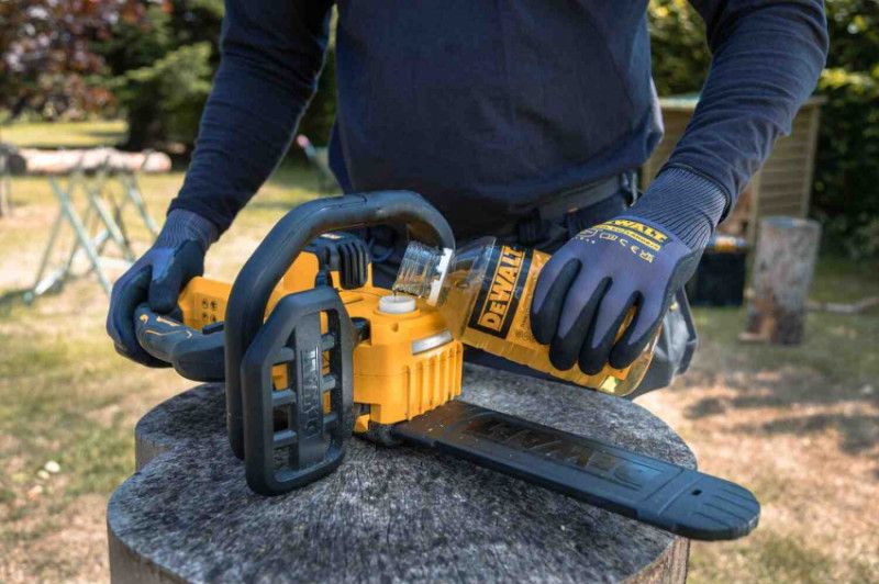 Пила ланцюгова акумуляторна безщіткова DeWALT DCMCS565P1-DCMCS565P1