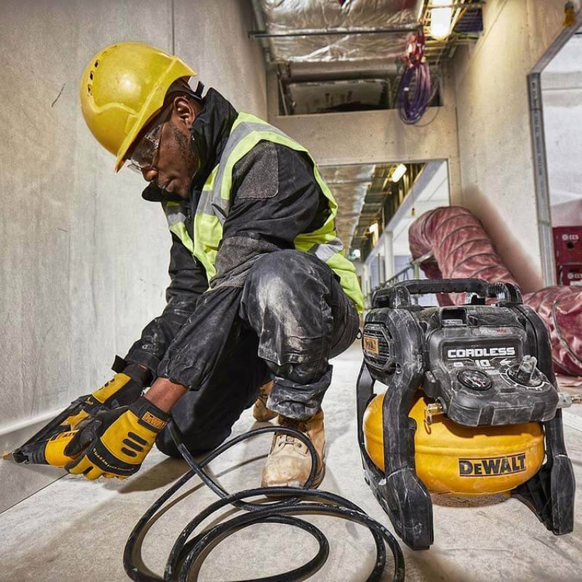 Компресор повітряний акумуляторний DeWALT DCC1054T2-DCC1054T2