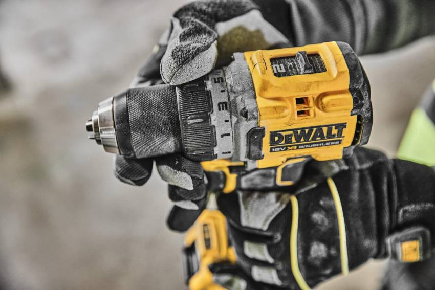 Дрель-шуруповёрт аккумуляторная бесщёточная DeWALT DCD800E2T-DCD800E2T