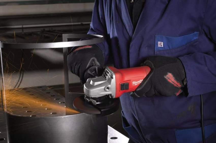 Кутошліфувальна машина MILWAUKEE 125 мм AG 10-125 EK 4933451220-4933451220
