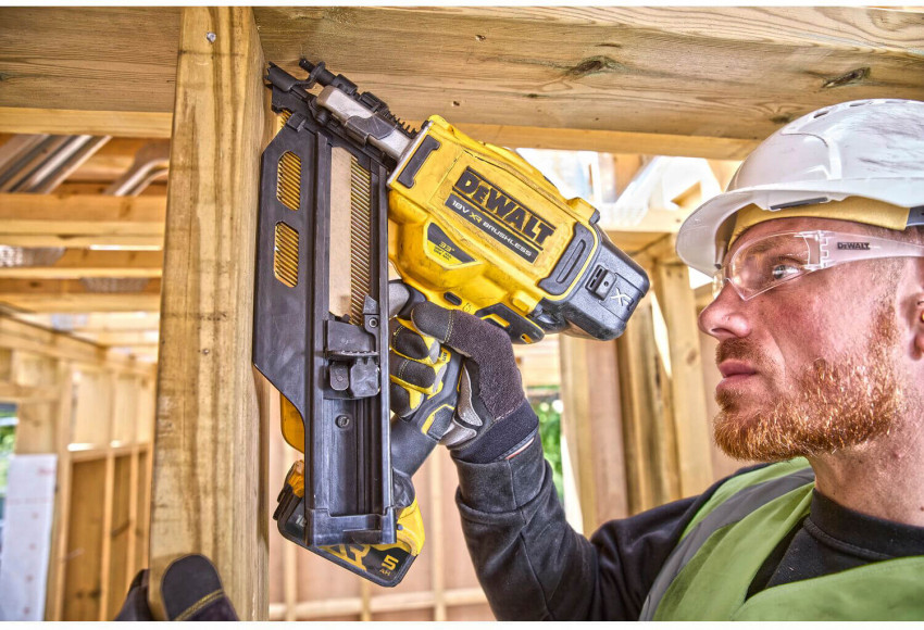 Пістолет цвяхозабивний акумуляторний безщітковий DeWALT DCN930P2-DCN930P2