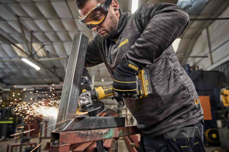 Шліфмашина кутова - болгарка акумуляторна безщіткова DeWALT DCG404S2T-DCG404S2T