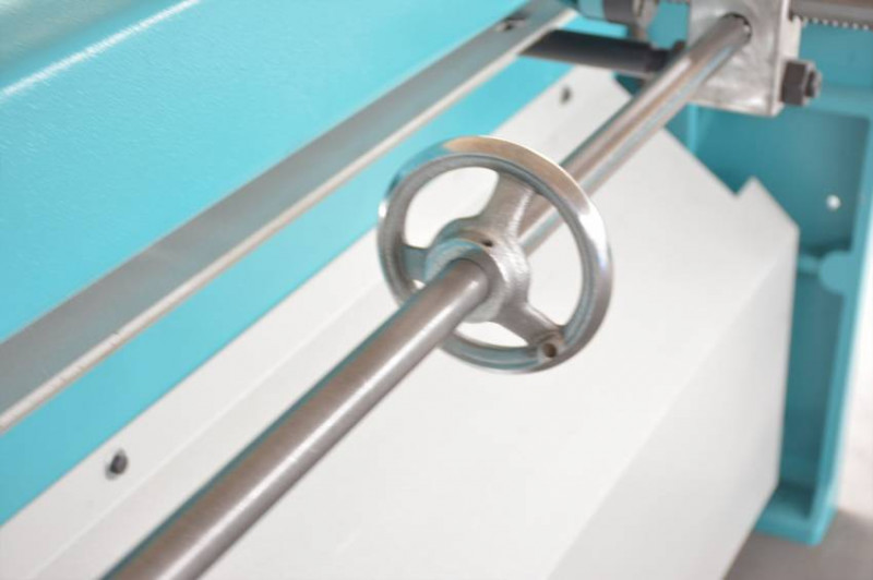 Гільйотинні ножиці Ckemsa EMGA 1320×2,5 мм-EMGA 1320×2,5 мм