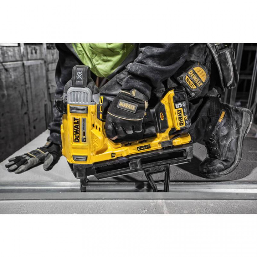 Пістолет гвоздезабивний акумуляторний безщітковий DeWALT DCN890P2-DCN890P2