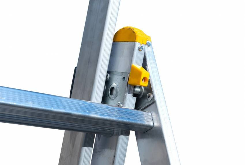 Драбина алюмінієва MASTERTOOL 3-секційна 3х8 сходинок 79-1308-79-1308
