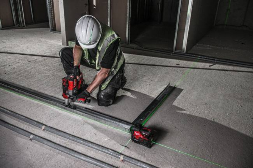 Лазерний 3D нівелір акумуляторний MILWAUKEE, M12 3PL-401C ( зарядний пристрій, 1акум.Х4Аг, кейс) (4933478102)-4933478102
