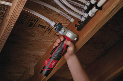 Субкомпактний розширювальний інструмент UPONOR® для системи Q&amp;E MILWAUKEE C12PXP-202C