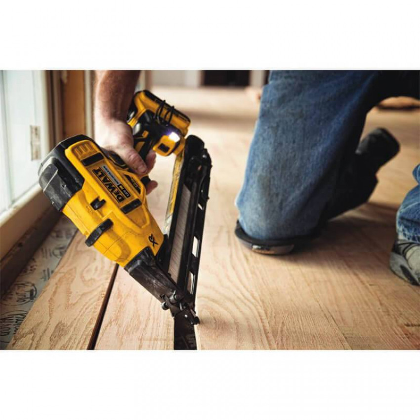 Пістолет гвоздезабивний акумуляторний безщітковий DeWALT DCN650P2-DCN650P2