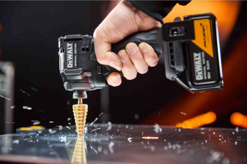Шурупокрут ударний McLaren F1 TEAM SPECIAL EDITION DeWALT DCF86MP2T-DCF86MP2T