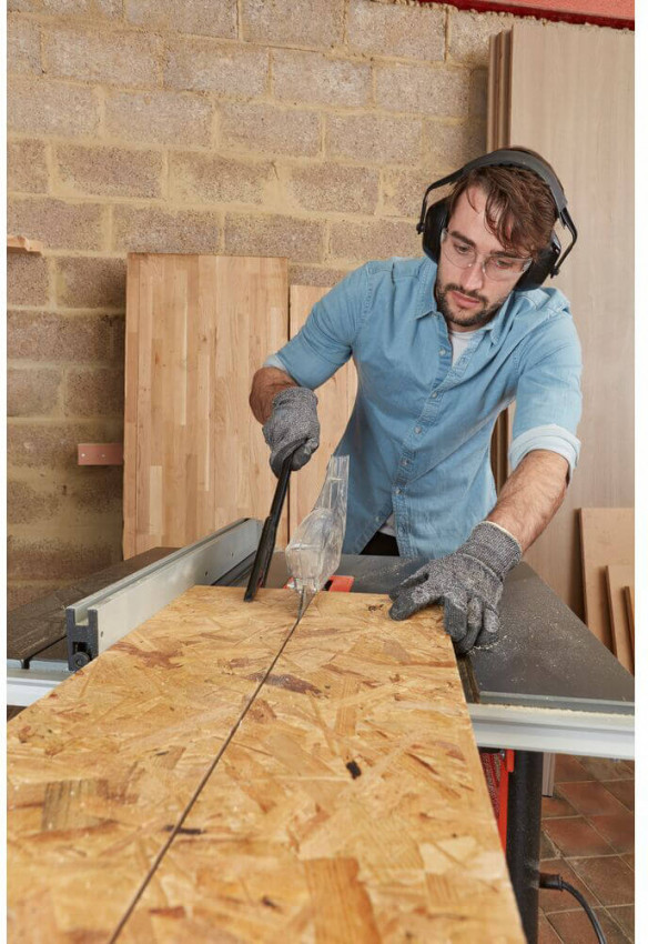 Пила настільна мережева BLACK DECKER BES720-BES720