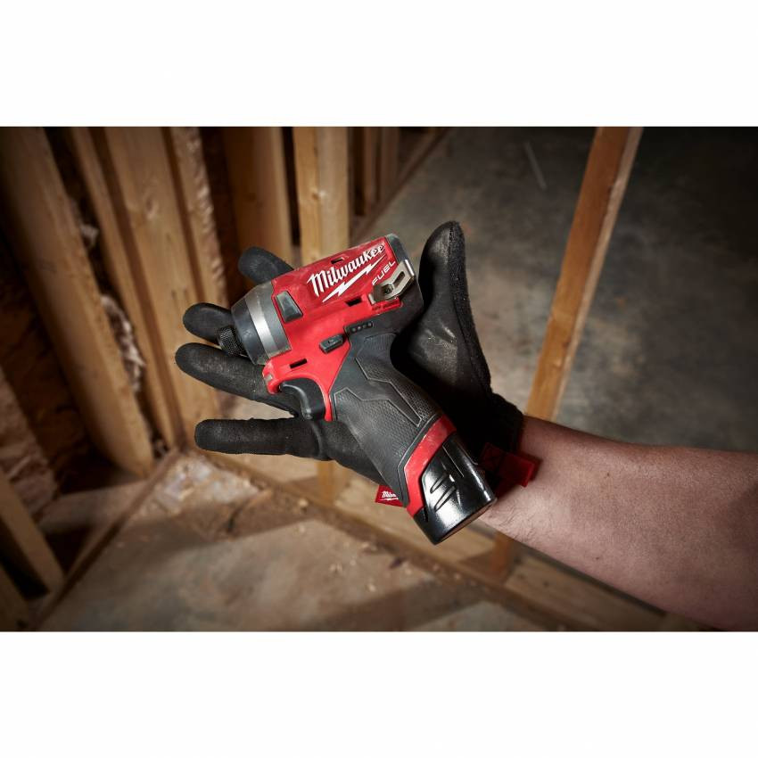 Гвинтоверт акумуляторний 1/4" HEX MILWAUKEE, M12 FID-202X, 147Нм (зарядний пристрій, 2 акум.Х 2Ач, HDкейс)-4933459823