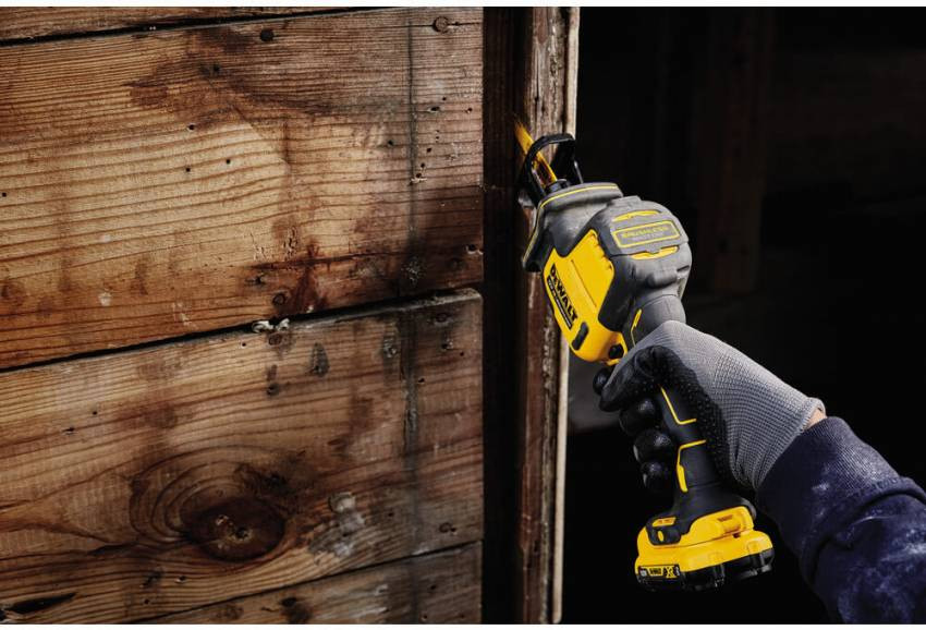 Пила шабельна акумуляторна безщіткова DeWALT DCS312N-DCS312N