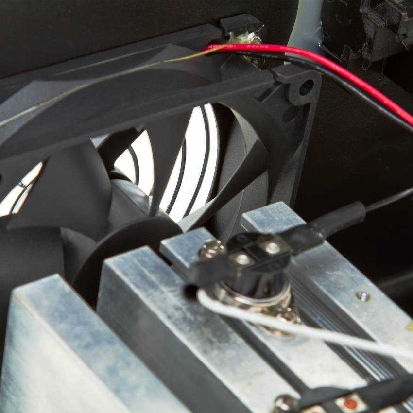 ДБЖ з правильною синусоїдою 24V LPY-W-PSW-1500VA+(1050Вт)10A/15A-