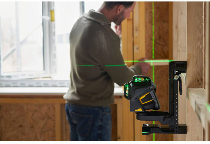 Рівень лазерний FatMax®MultilineGreen трипроменевий площинний самовирівнюючий, чемодан STANLEY FMHT1-77356-FMHT1-77356