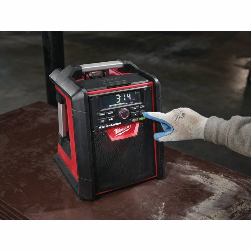 Радиоприемник/зарядное устройство MILWAUKEE, M18 RC-0-4933446639